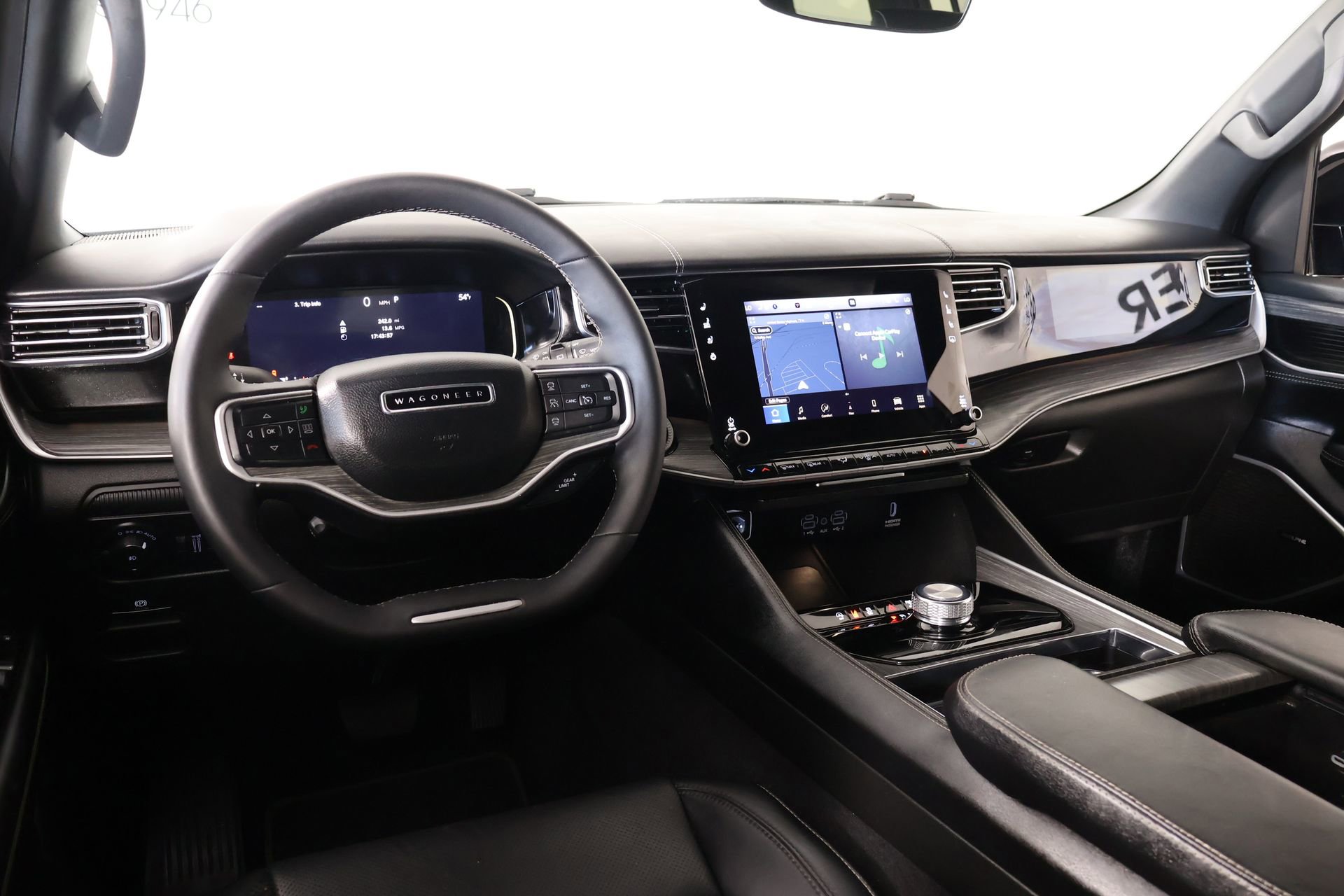 Used 2023 Jeep Wagoneer Series II image 2