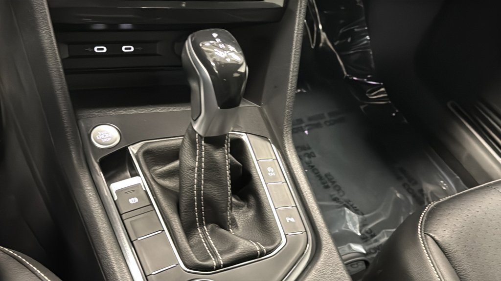 Used 2022 Volkswagen Tiguan SE R-Line AWD/4WD image 19