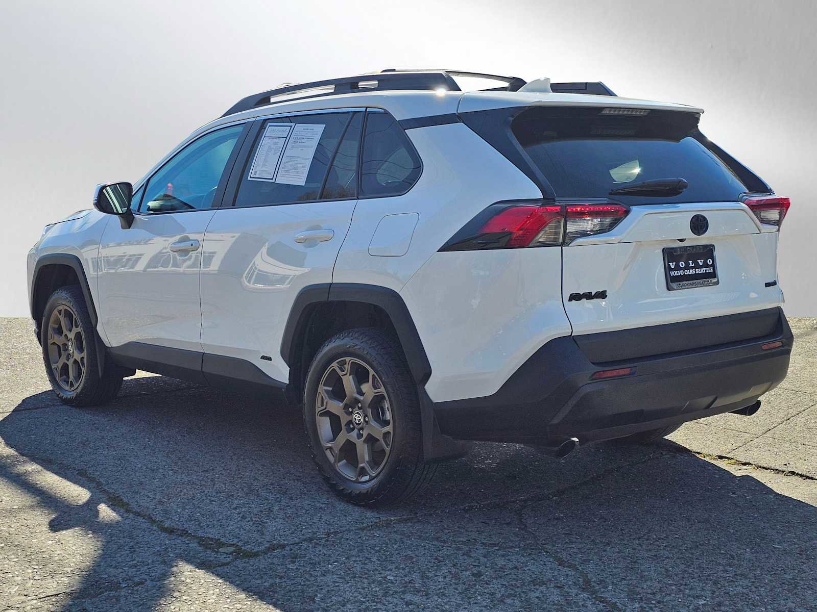 Used 2023 Toyota RAV4 AWD Hybrid image 5
