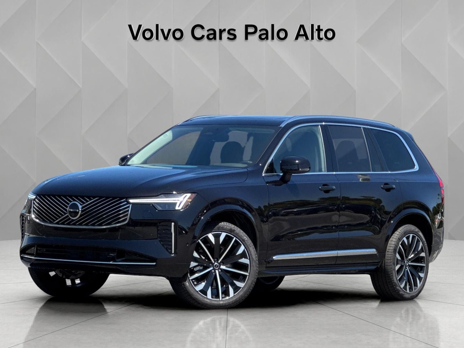 Certified 2026 Volvo XC90 B5 Plus AWD/4WD image 1