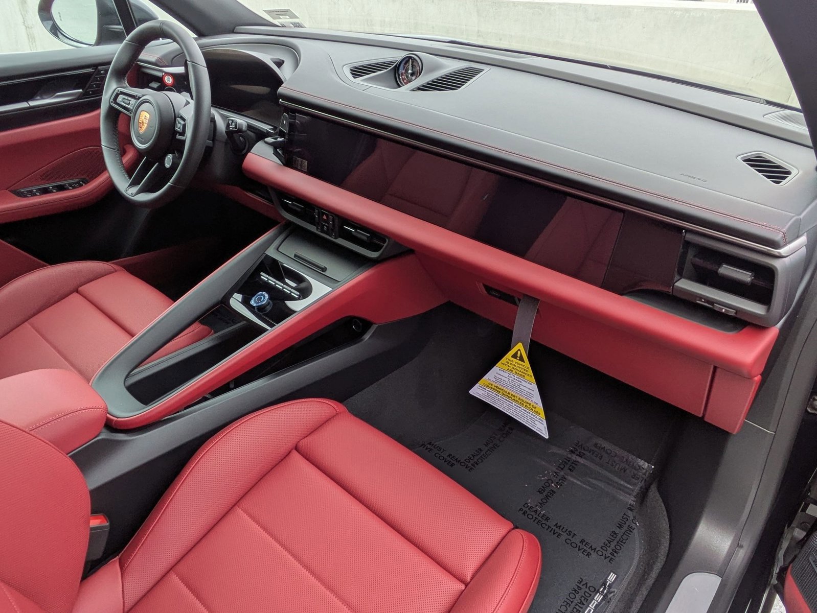 New 2025 Porsche Macan 4 Electric image 26