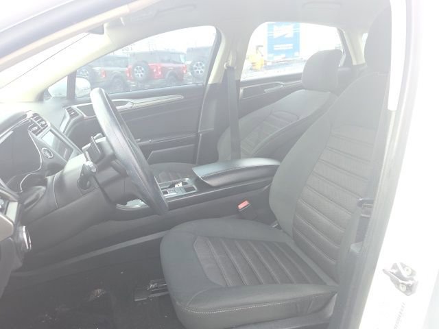 Used 2019 Ford Fusion SE image 21