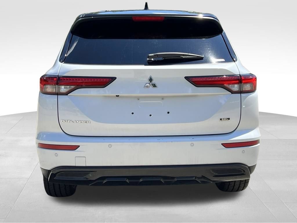 Used 2023 Mitsubishi Outlander SEL AWD/4WD image 7