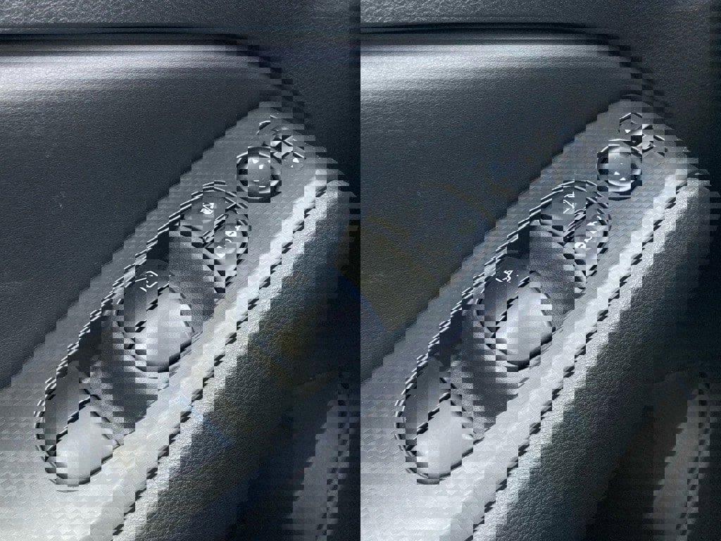 Used 2025 Nissan Altima 2.5 SV image 12