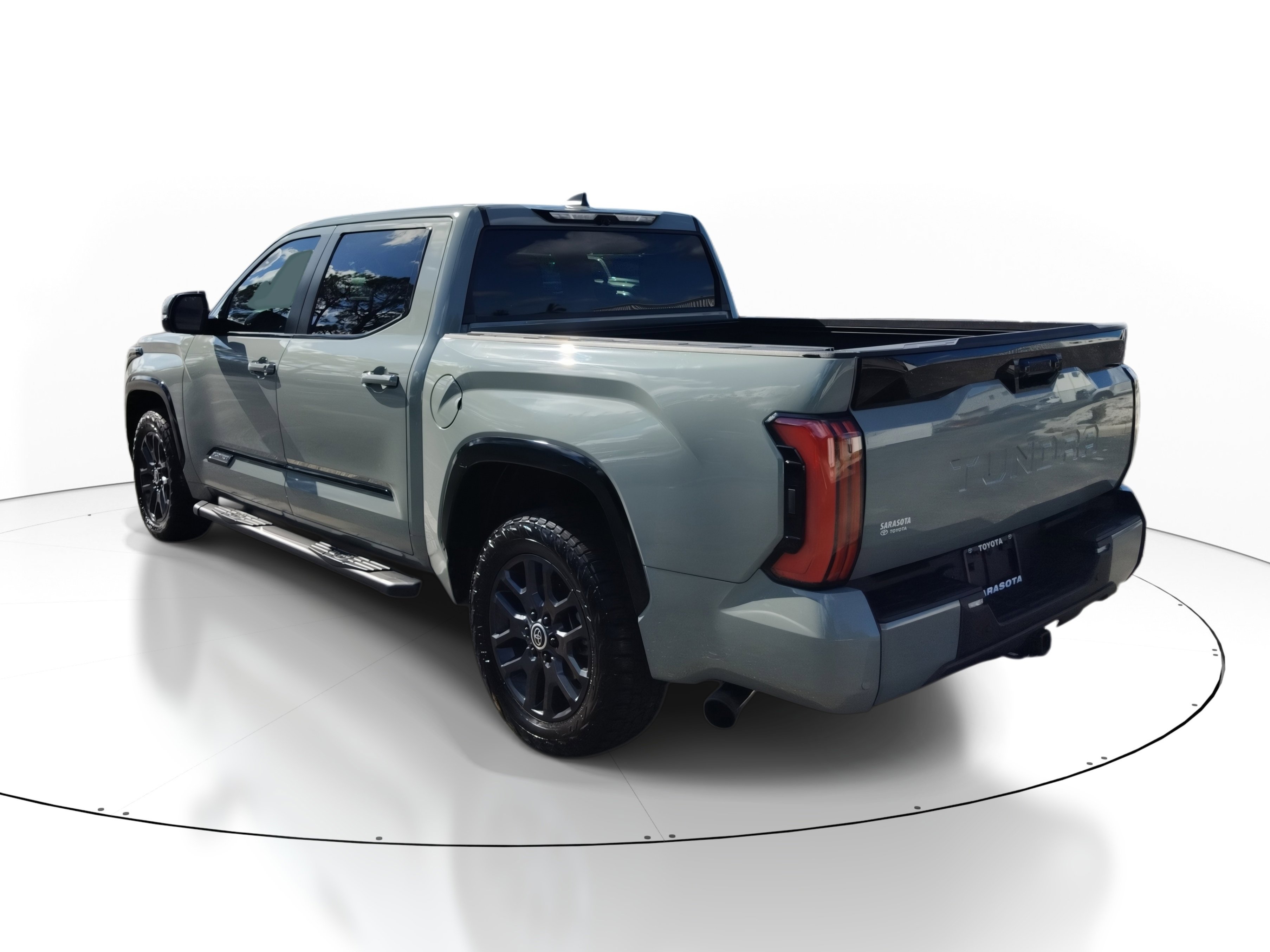 Used 2024 Toyota Tundra Platinum image 4