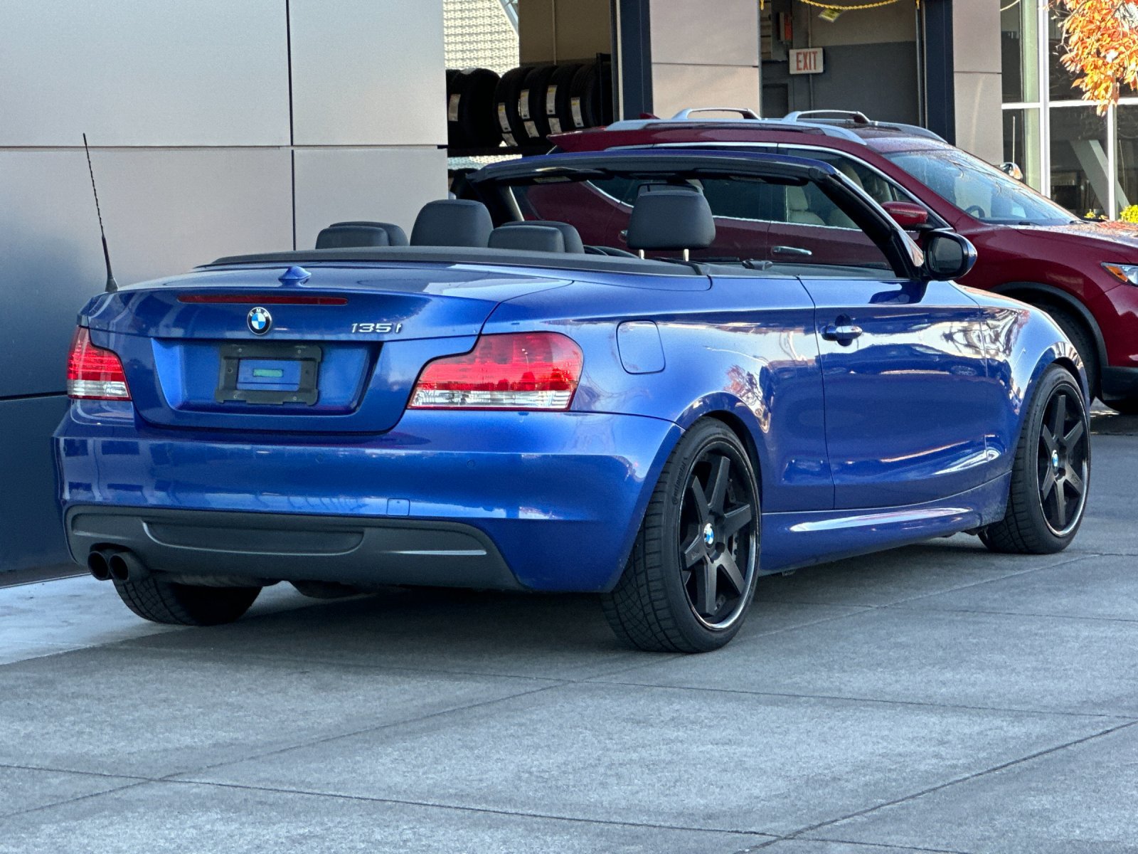 Used 2010 BMW 135i Convertible RWD image 5