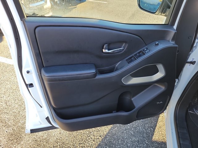 Used 2025 Nissan Frontier SV w/ SV Convenience Package RWD image 13
