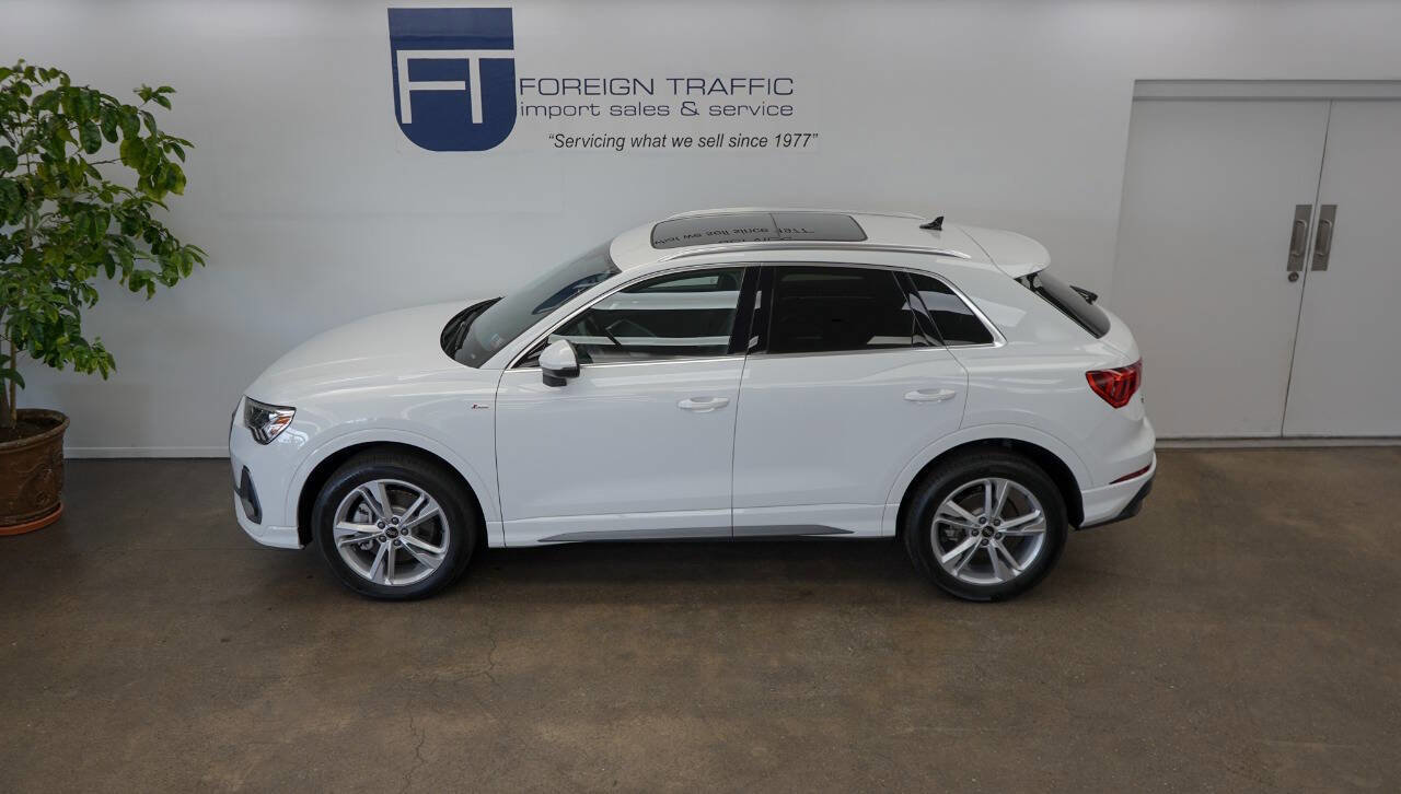 Used 2024 Audi Q3 2.0T Premium Plus w/ Premium Plus Package image 24