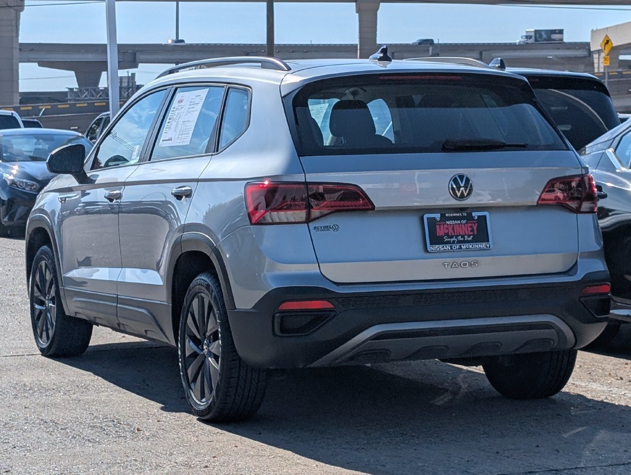 Used 2024 Volkswagen Taos S FWD image 4