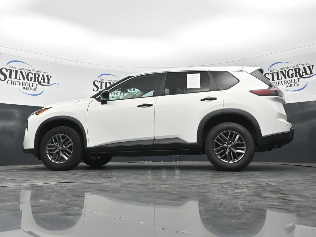 Used 2024 Nissan Rogue S FWD image 32