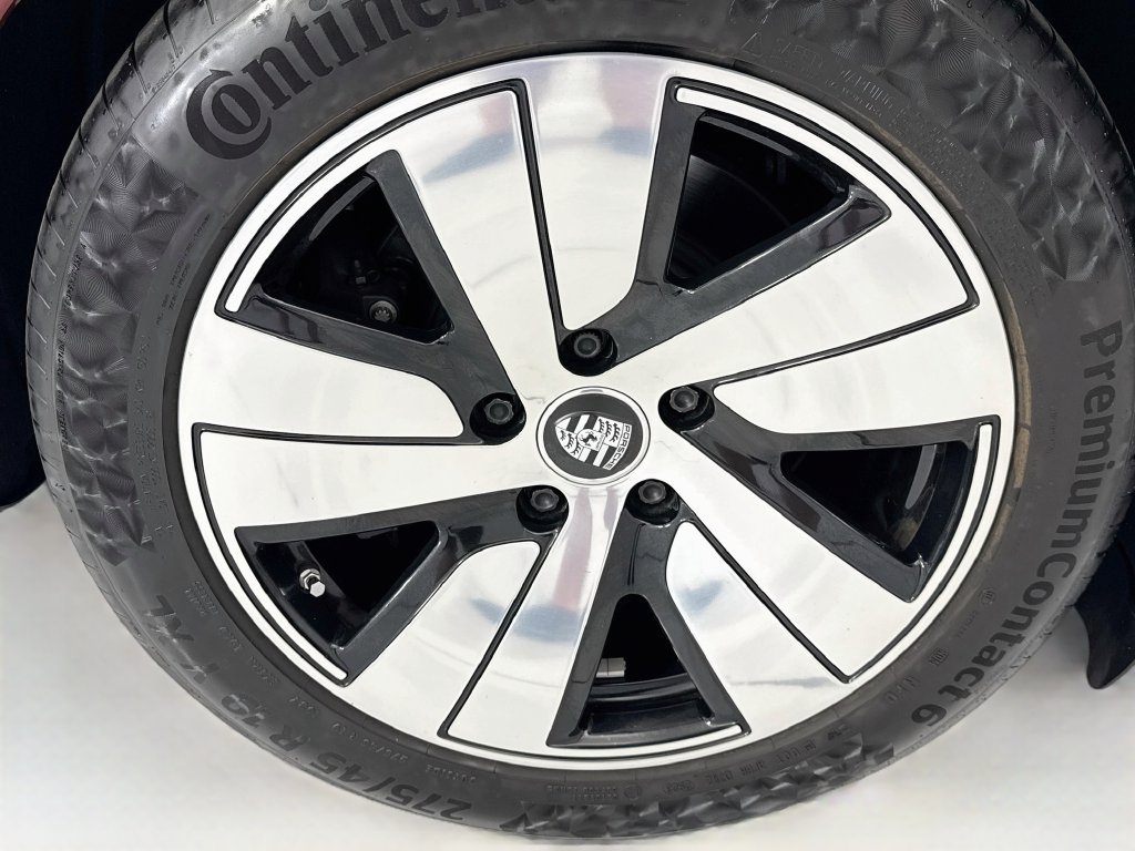 Used 2022 Porsche Taycan RWD image 32
