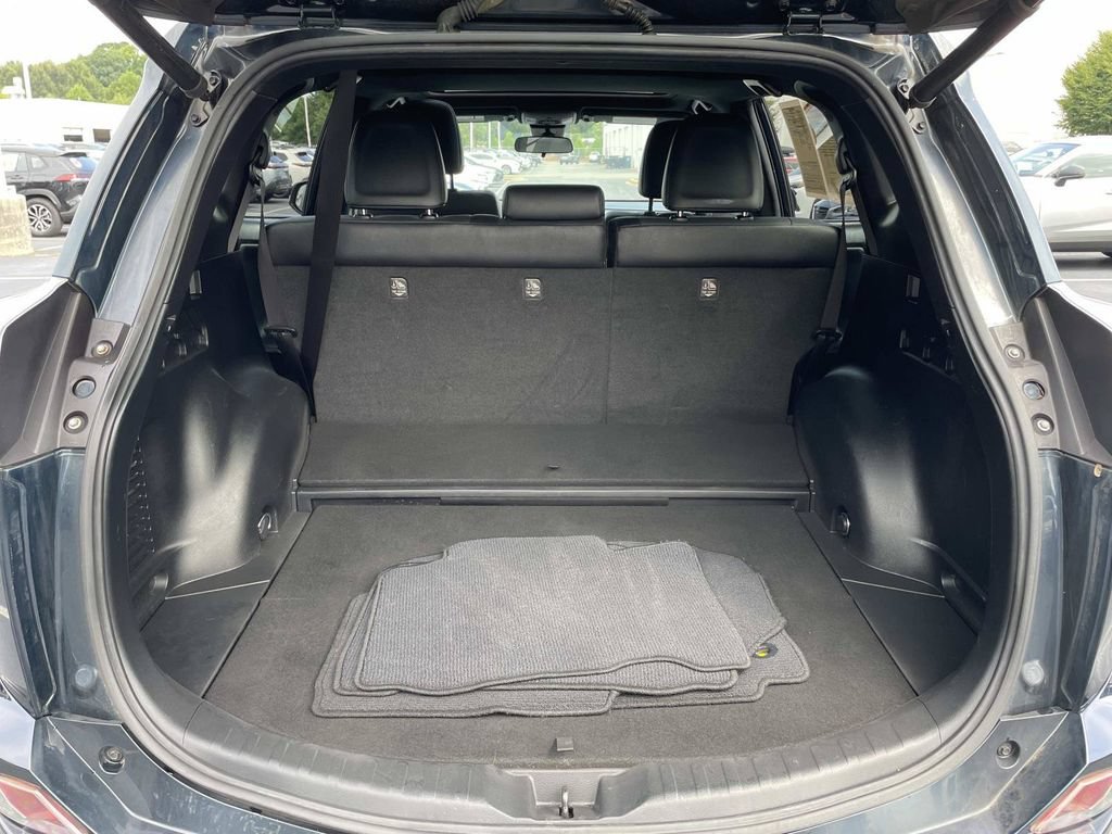 Used 2017 Toyota RAV4 SE AWD/4WD image 10