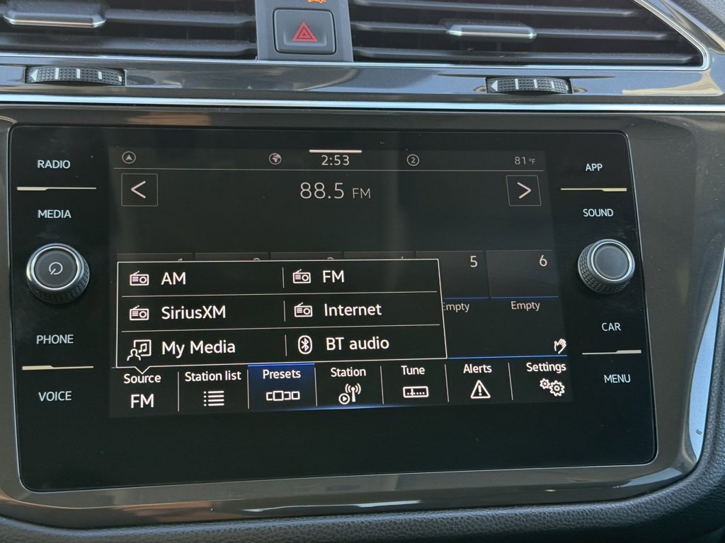 Used 2023 Volkswagen Tiguan SE image 11