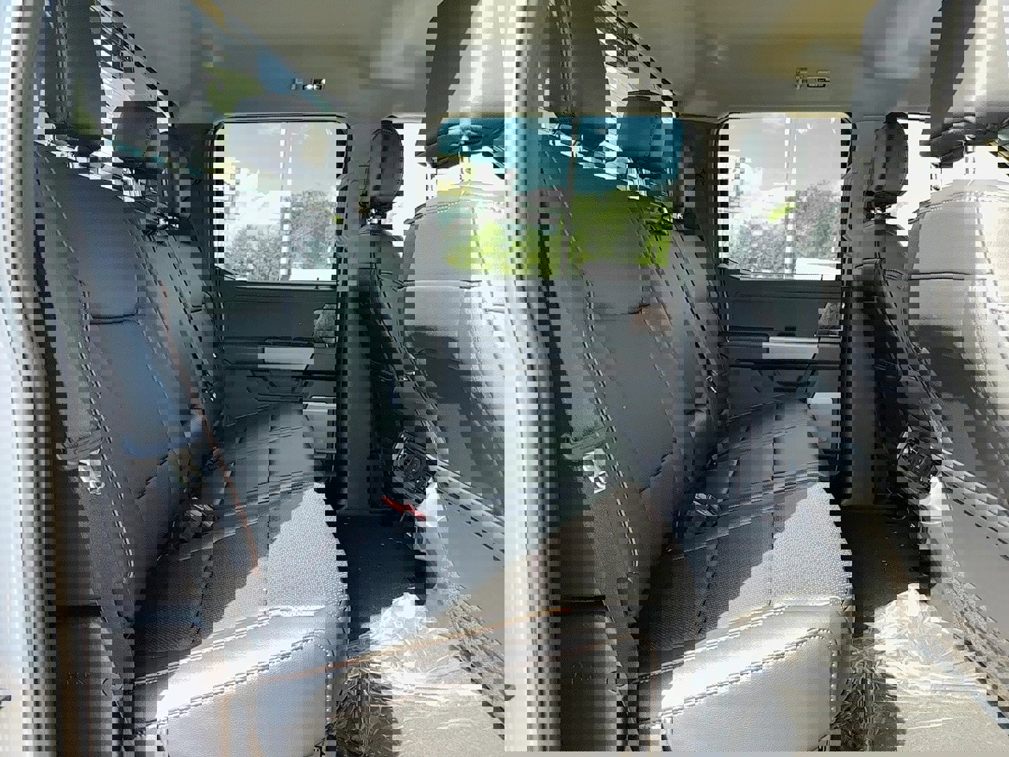 New 2025 Ford F450 Lariat image 10