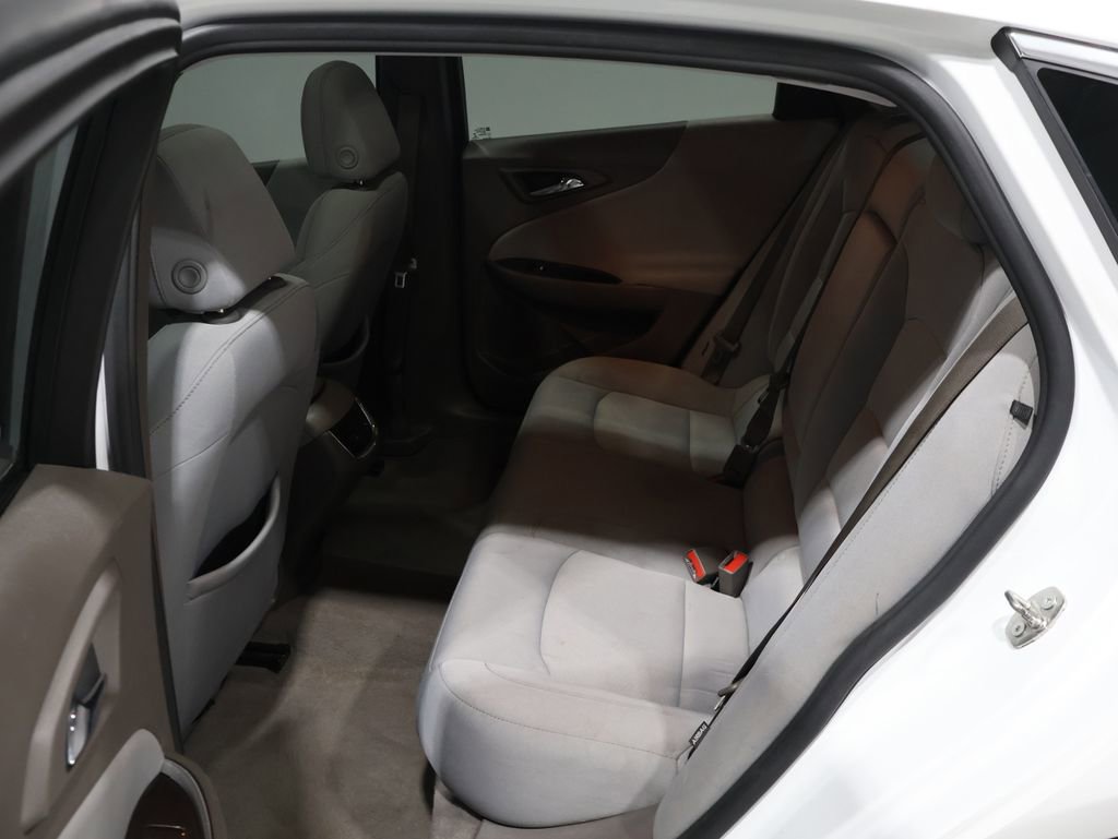 Used 2021 Chevrolet Malibu LT image 17