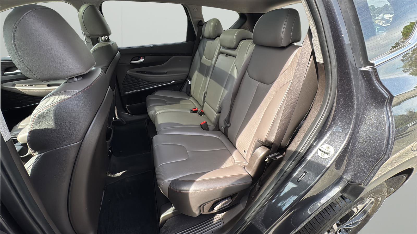 Used 2020 Hyundai Santa Fe Limited image 11