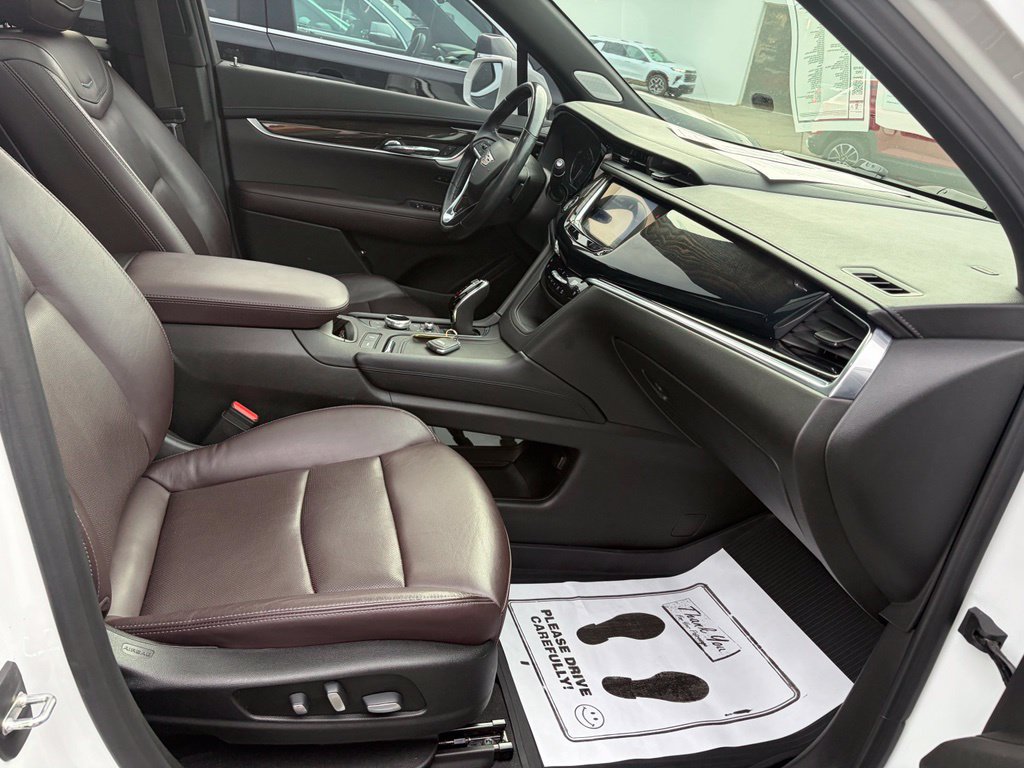 Used 2020 Cadillac XT6 Premium Luxury AWD/4WD image 29