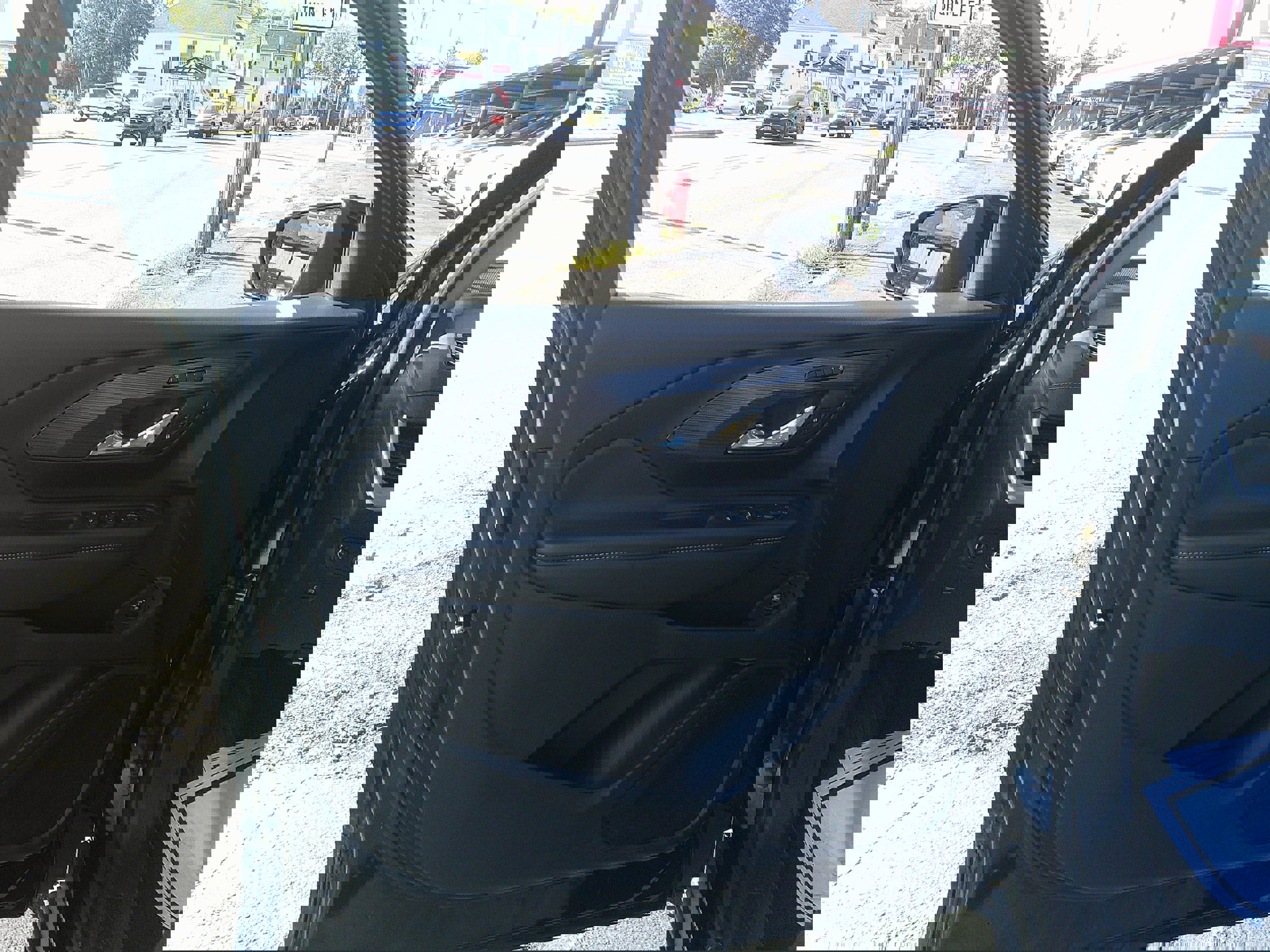 Used 2024 GMC Terrain SLT image 17