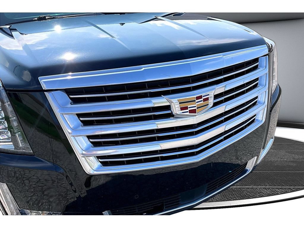 Used 2019 Cadillac Escalade ESV Platinum AWD/4WD image 54