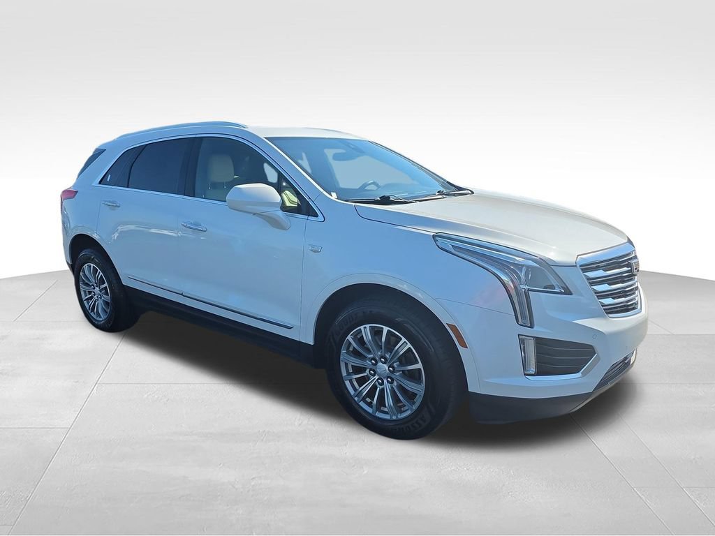 Used 2018 Cadillac XT5 Luxury w/ Driver Awareness Package AWD/4WD image 3
