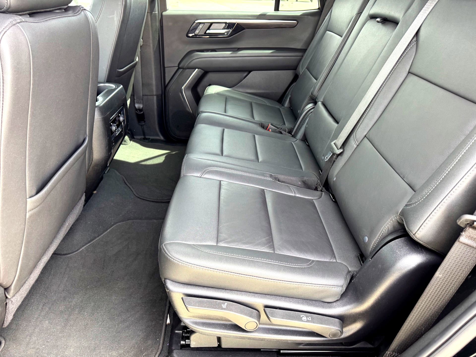 Used 2025 Chevrolet Tahoe Z71 image 19