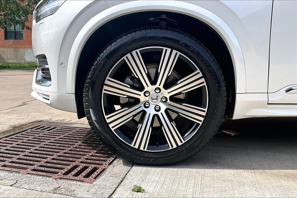 Certified 2023 Volvo XC90 B6 Ultimate w/ Protection Package Premier image 12