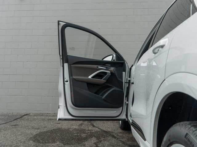 Used 2025 Audi Q5 Premium Plus w/ Premium Plus AWD/4WD image 15