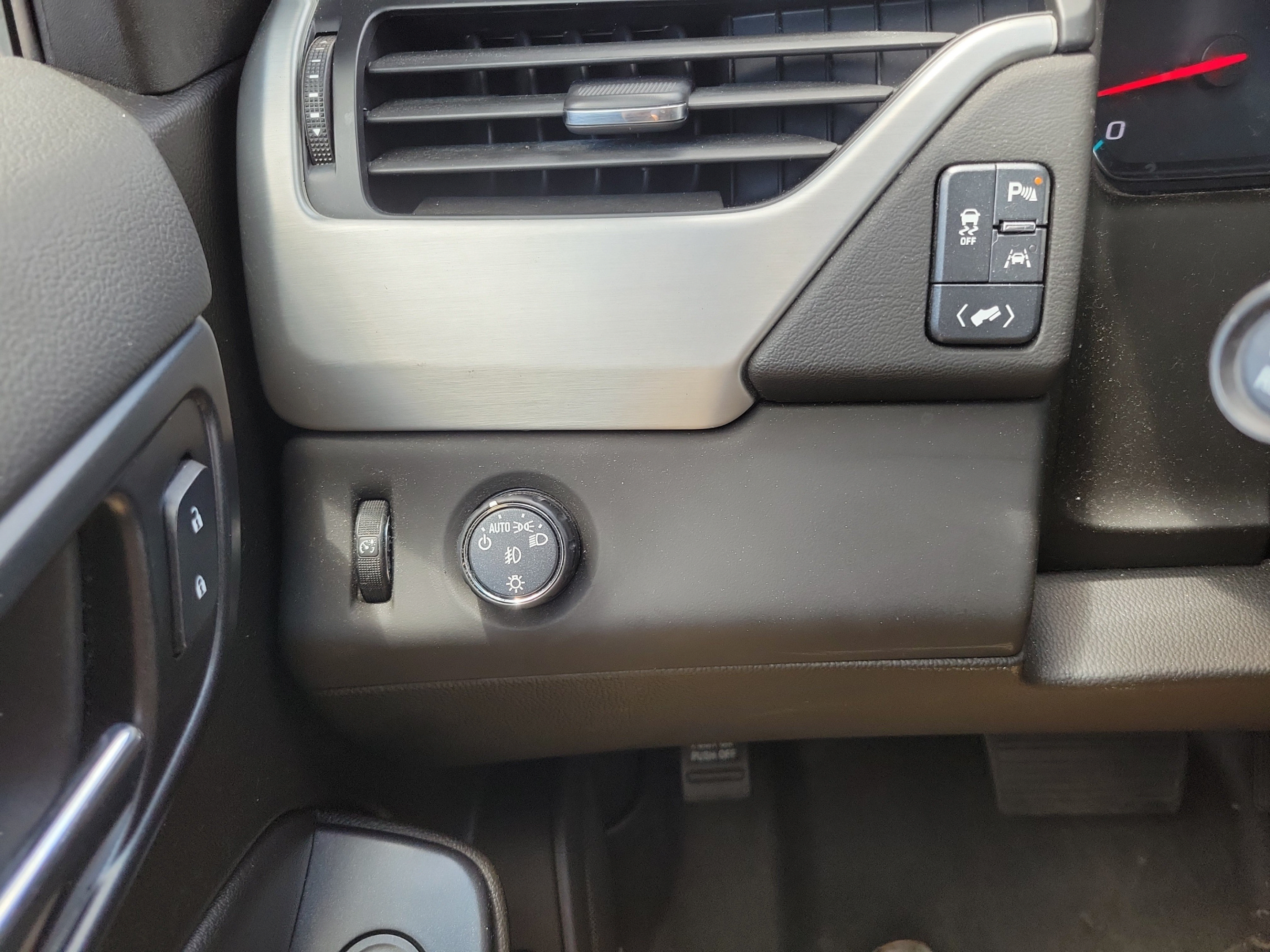 Used 2019 GMC Yukon XL SLT w/ Open Road Package RWD image 28