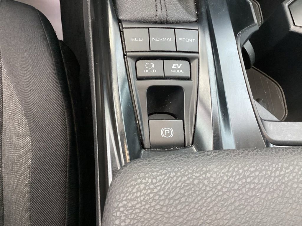 Used 2025 Toyota Camry SE FWD image 28