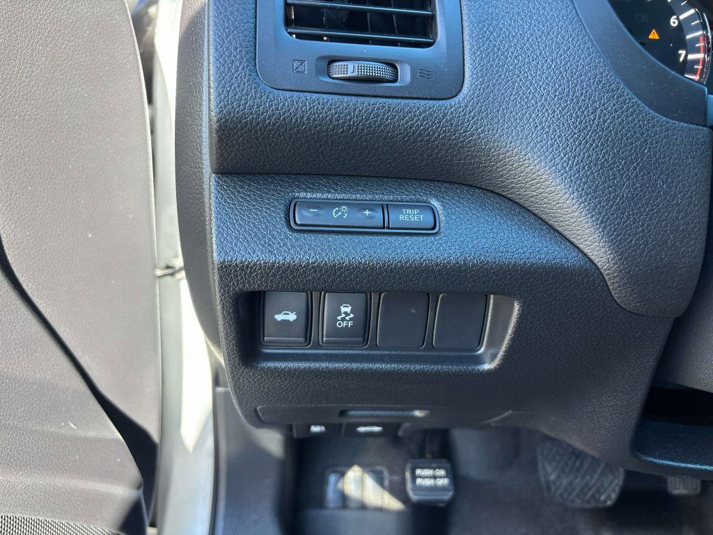 Used 2016 Nissan Altima 2.5 SV image 13