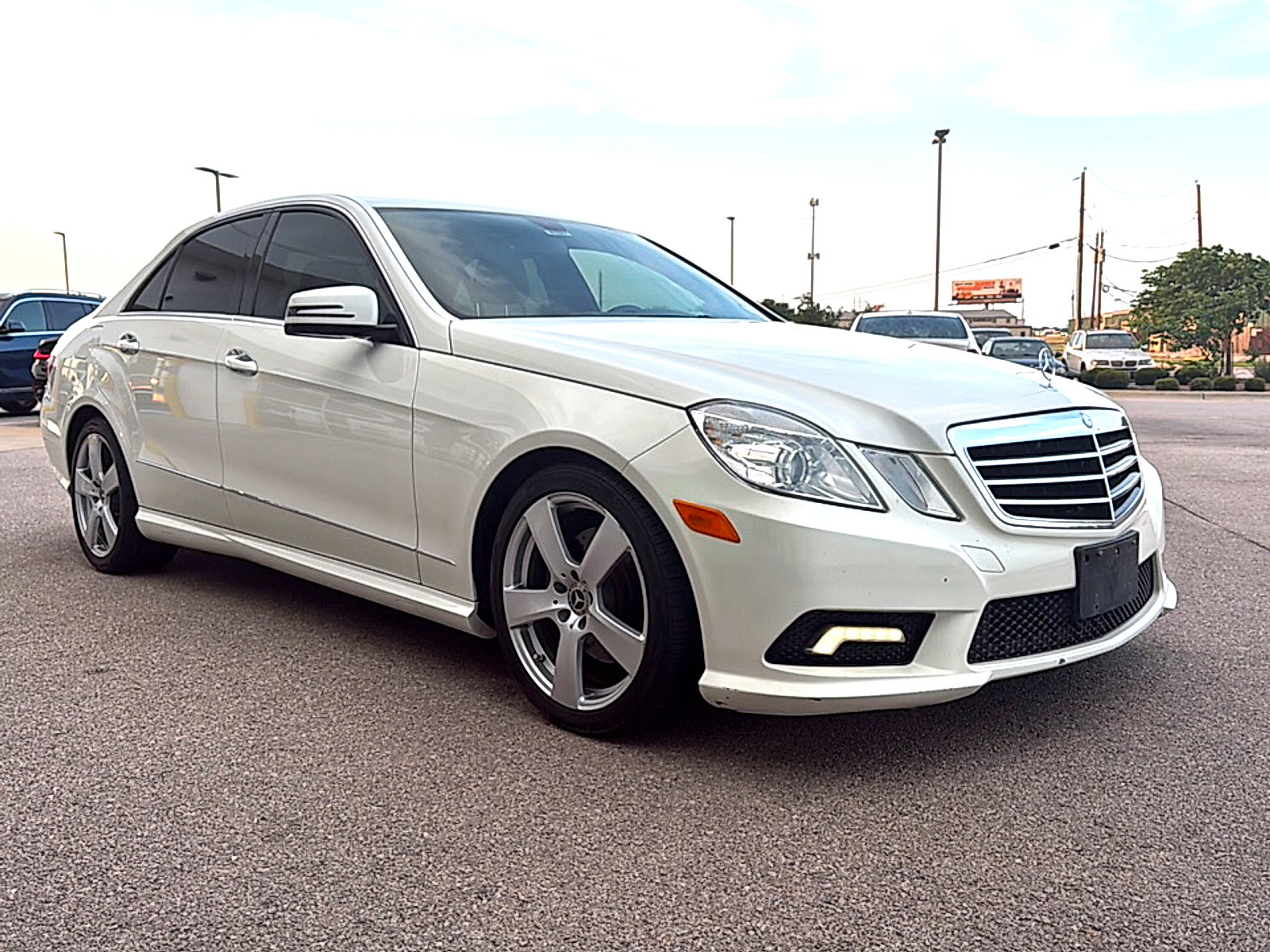 Used 2011 Mercedes-Benz E 350 4MATIC Sedan image 3