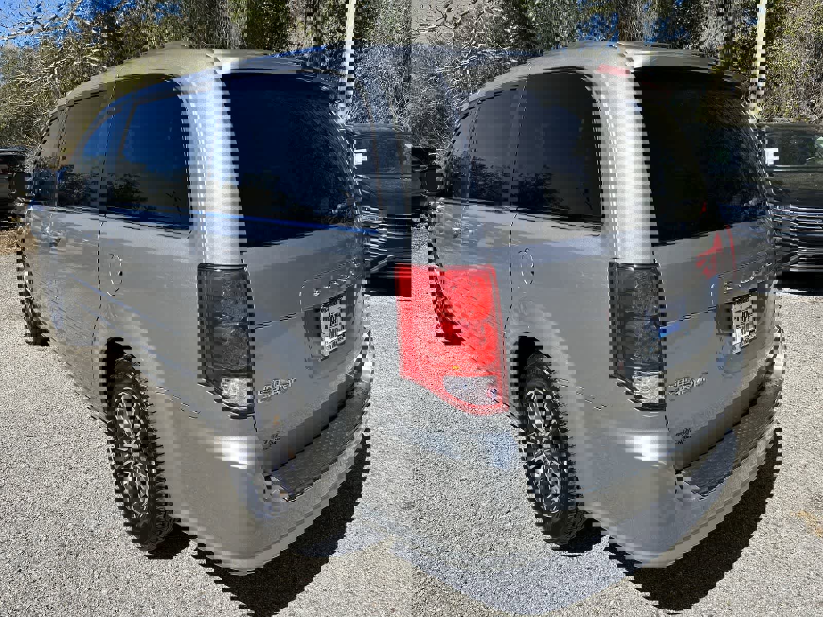 Used 2017 Dodge Grand Caravan SXT image 6