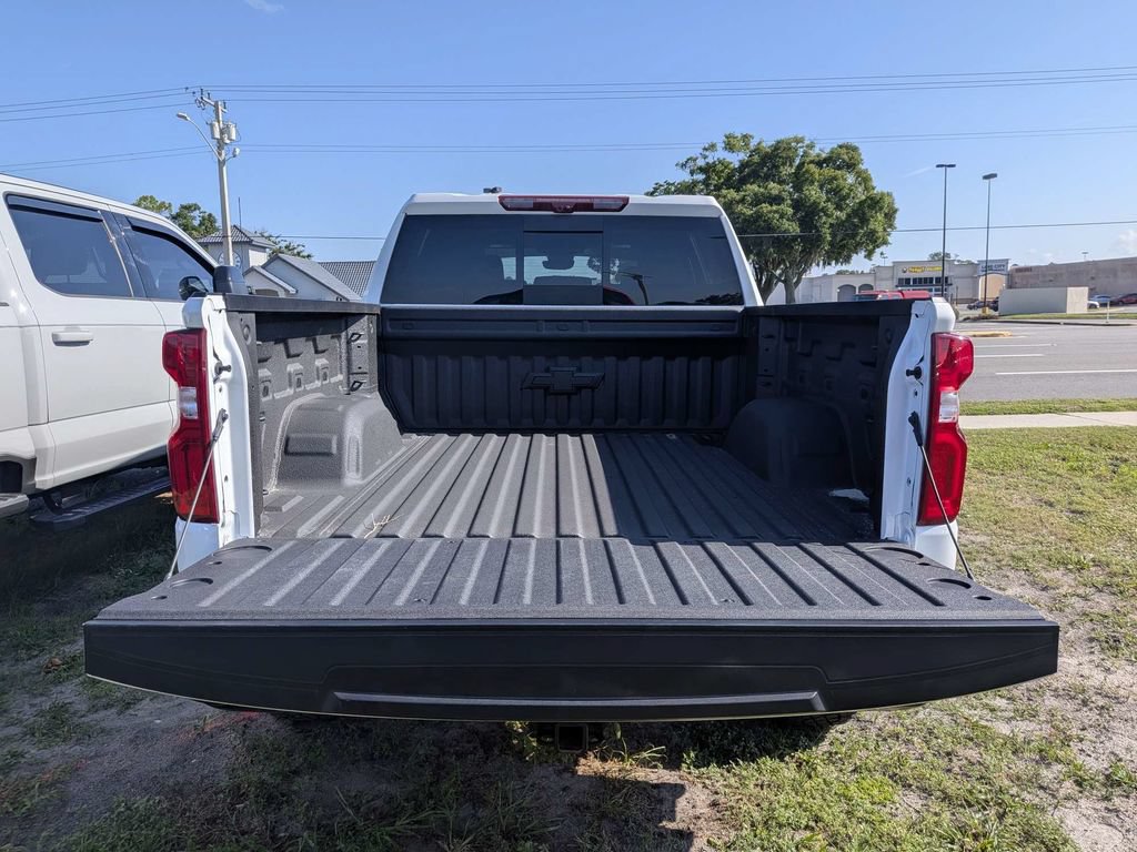 Used 2025 Chevrolet Silverado 1500 ZR2 w/ Technology Package AWD/4WD image 10