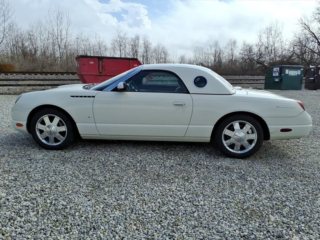 Used 2003 Ford Thunderbird Deluxe image 4