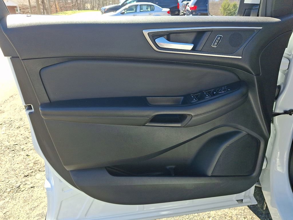 Used 2023 Ford Edge SEL image 12