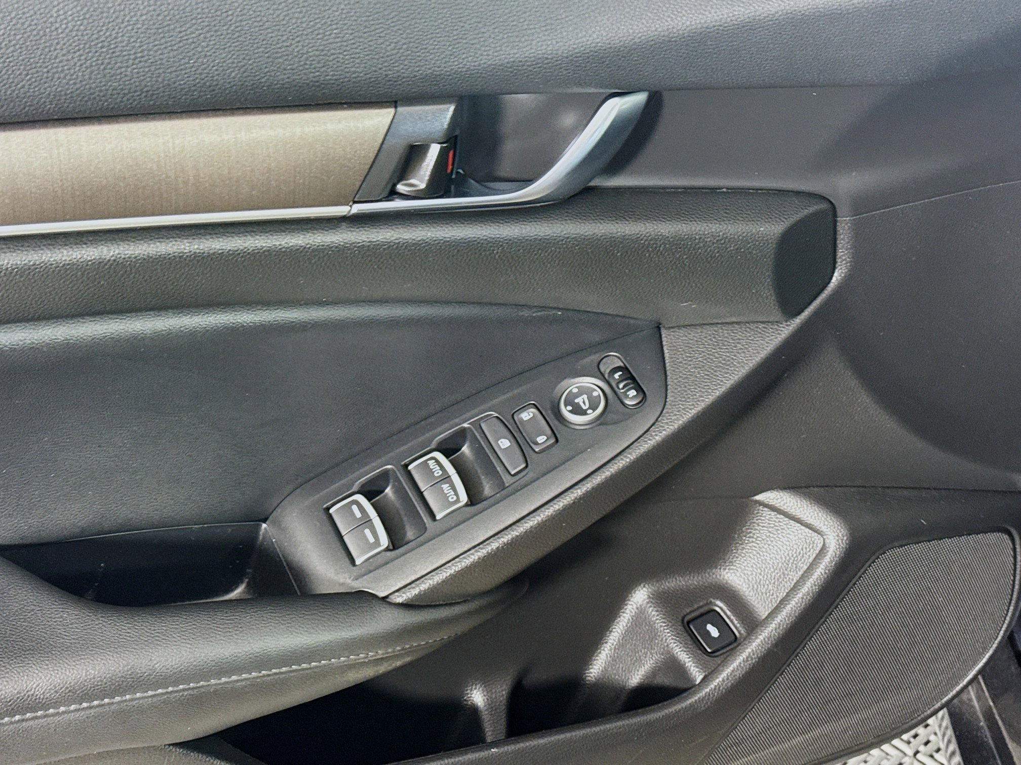 Used 2022 Honda Accord LX image 24