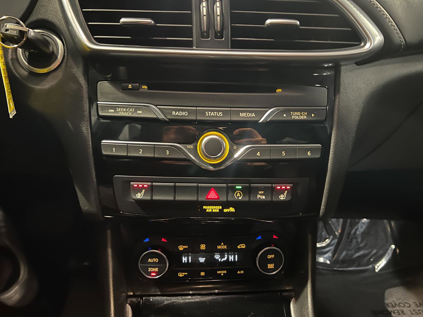 Used 2018 INFINITI QX30 Premium w/ Navigation Package image 19