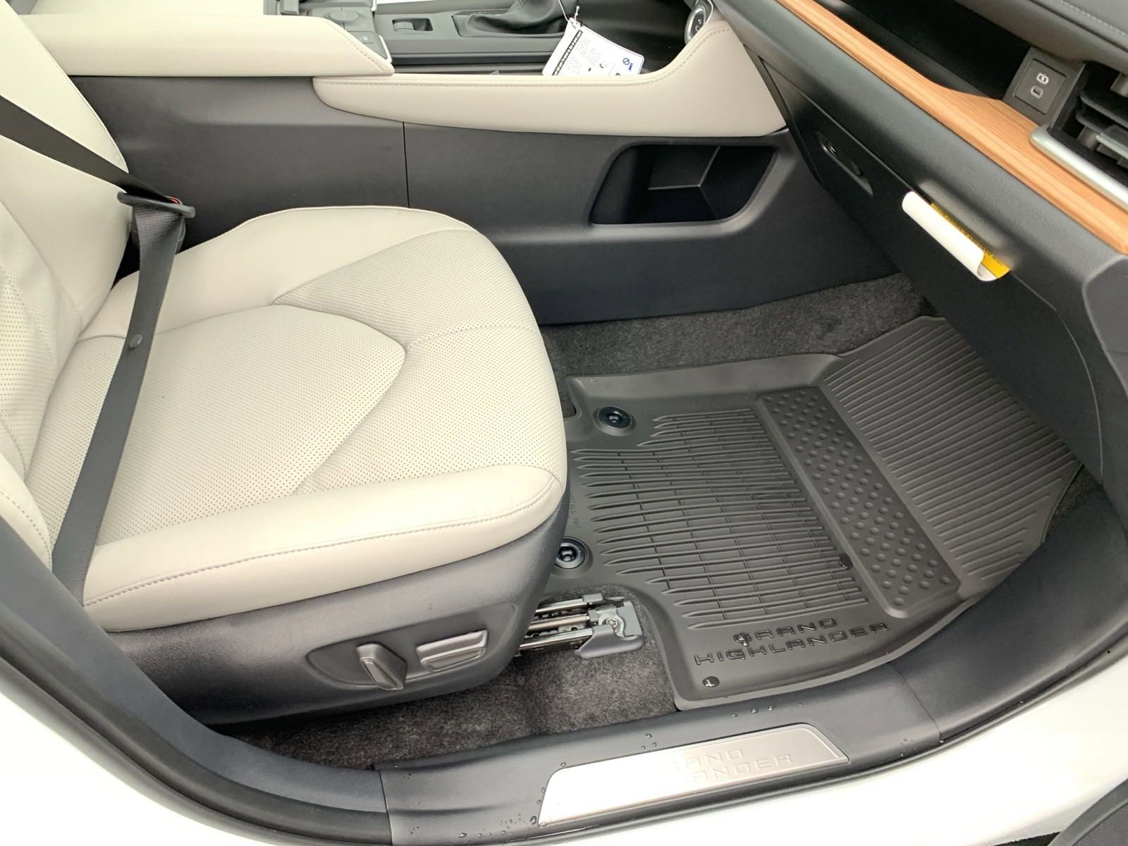 New 2024 Toyota Grand Highlander Limited image 38