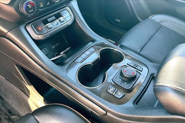 Used 2022 GMC Acadia AT4 w/ Technology Package image 18