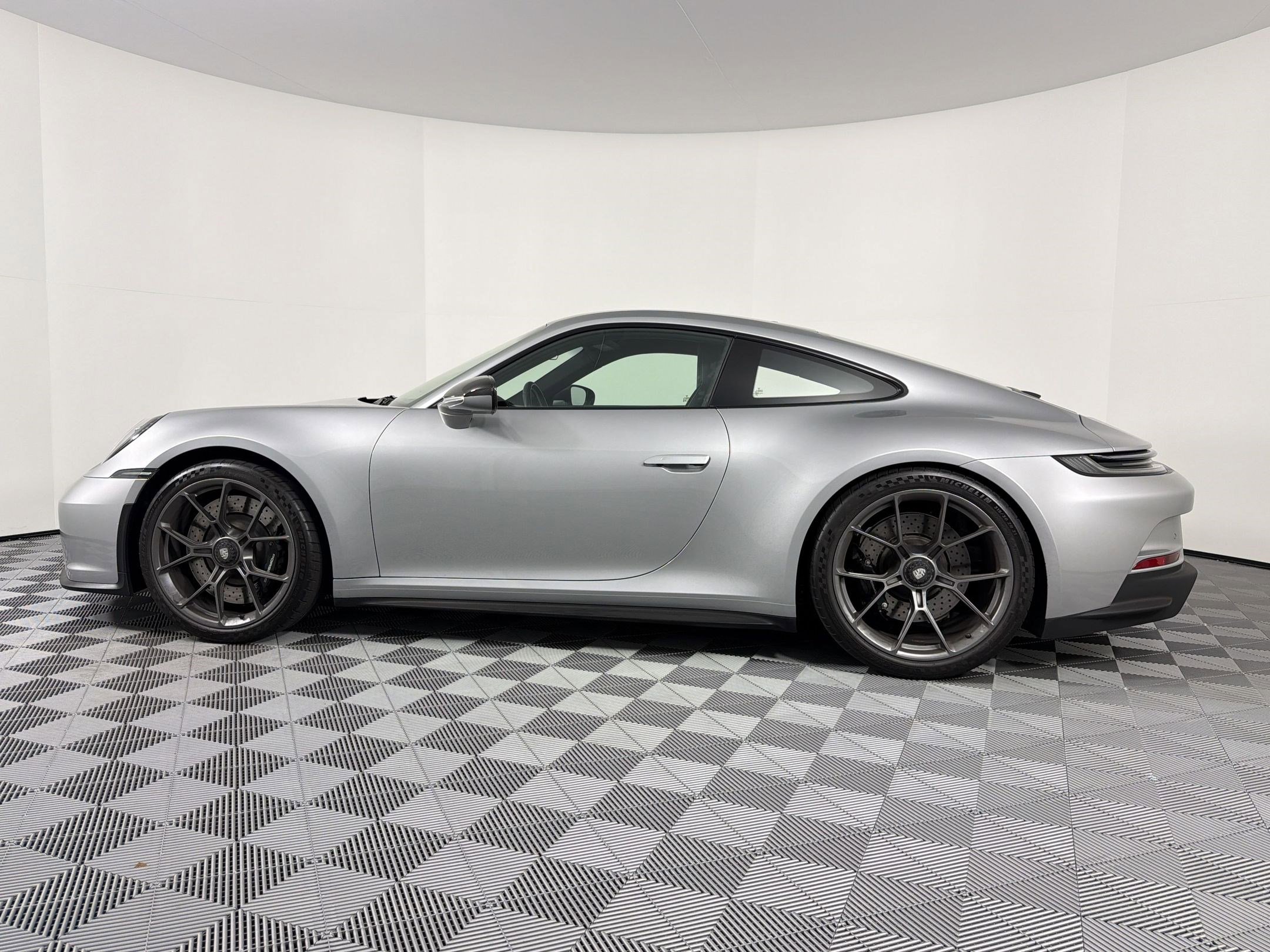 Certified 2023 Porsche 911 GT3 RWD image 2