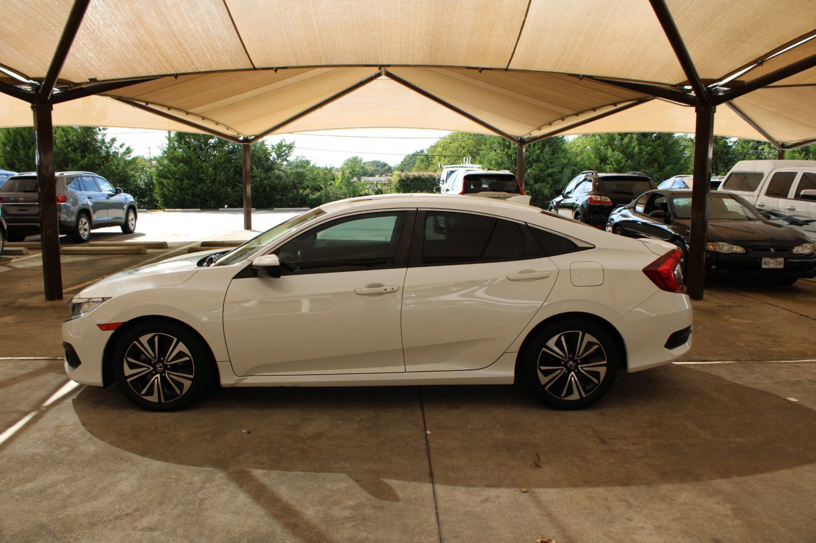 Used 2017 Honda Civic EX-T image 4