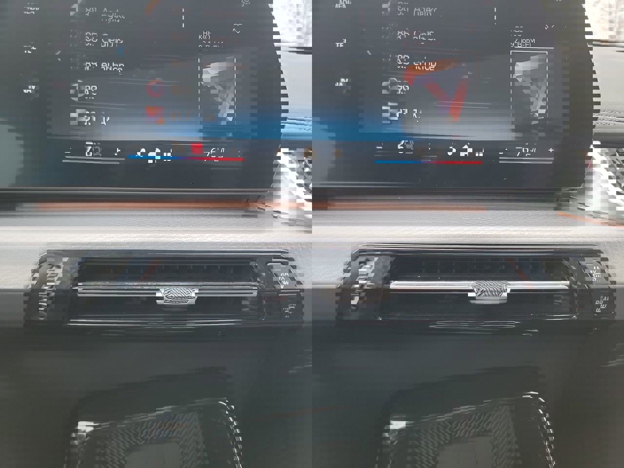 Used 2025 BMW X1 xDrive28i w/ M Sport Package image 19