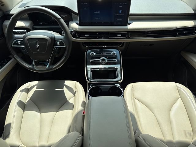 Used 2023 Lincoln Nautilus AWD image 12