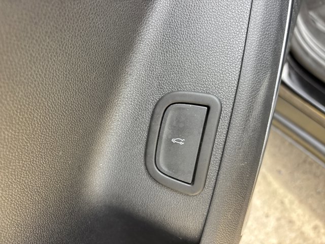 Used 2024 Chevrolet Traverse LT w/ Enhanced Driving Package FWD image 24