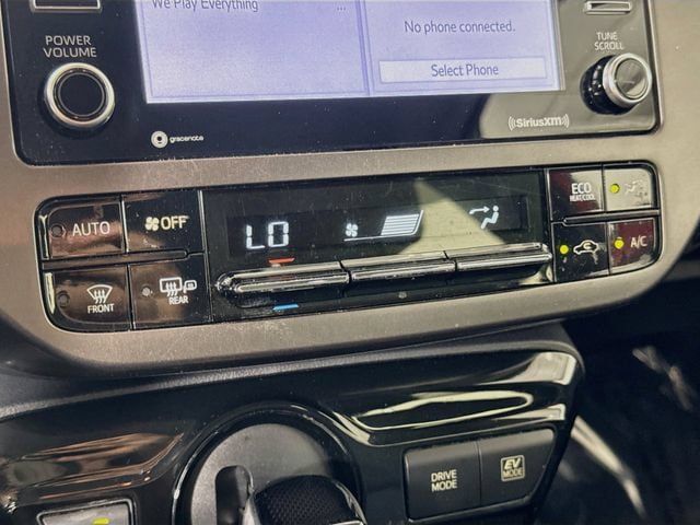 Certified 2021 Toyota Prius FWD image 17
