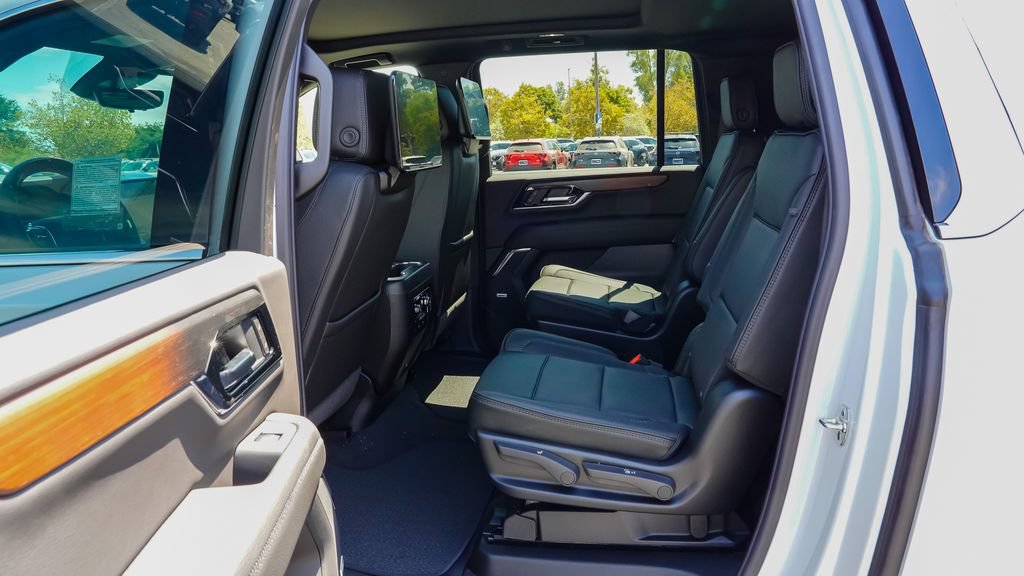 New 2026 GMC Yukon XL Denali w/ Denali Reserve Package AWD/4WD image 9