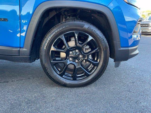 Used 2022 Jeep Compass Latitude w/ Convenience Group AWD/4WD image 35