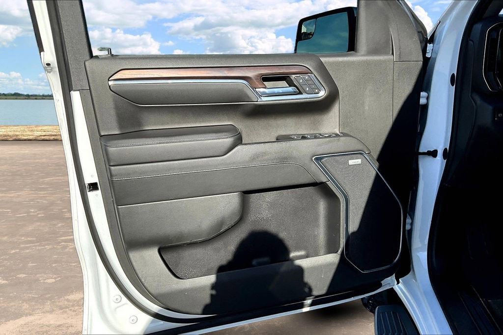 Used 2022 GMC Sierra 1500 SLT w/ SLT Premium Package image 23