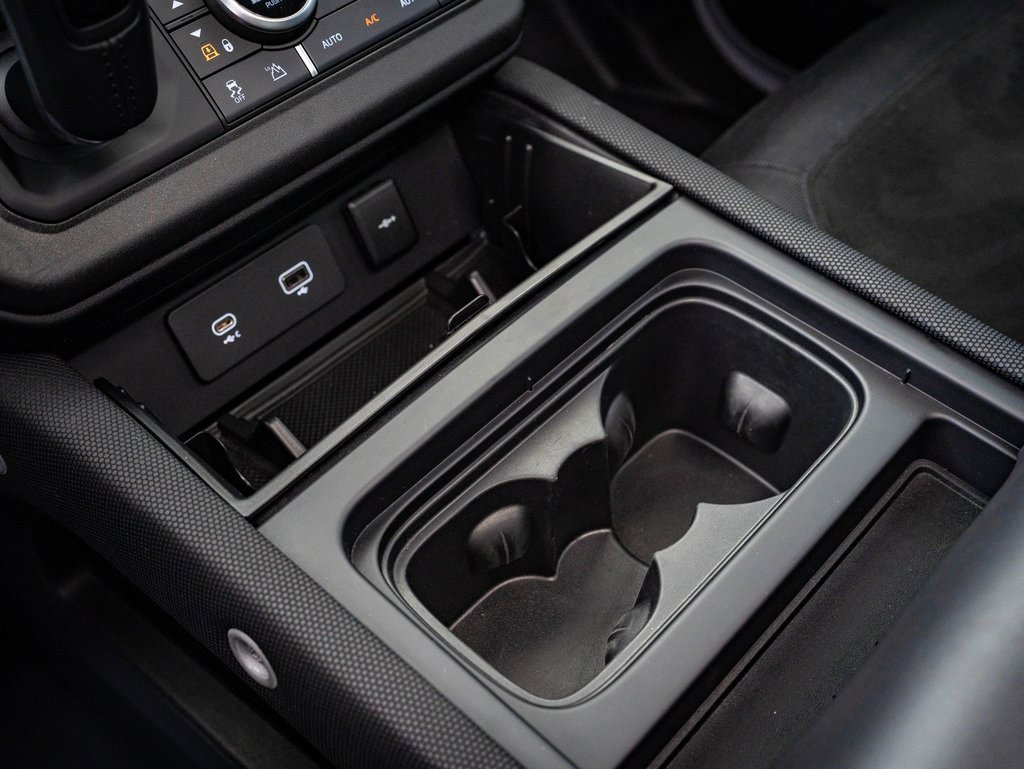 Used 2022 Land Rover Defender 90 V8 image 29