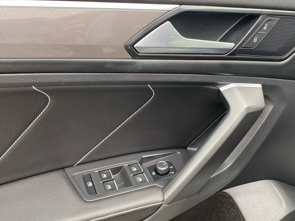 Certified 2023 Volkswagen Tiguan SE R-Line AWD/4WD image 20